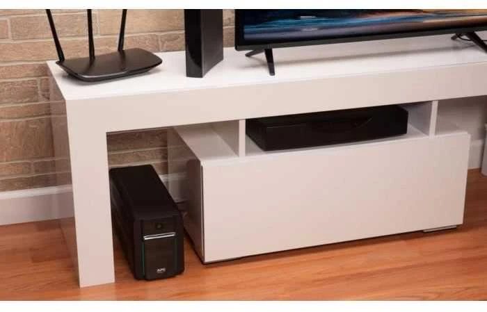 APC BACK-UPS 950VA, 230V, AVR, IEC LIZDAI