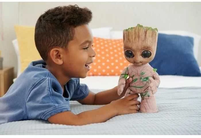 Mattel „Disney Marvel“ – Groovin' Groot šokantis ir kalbantis pliušinis žaislas (HJM23)