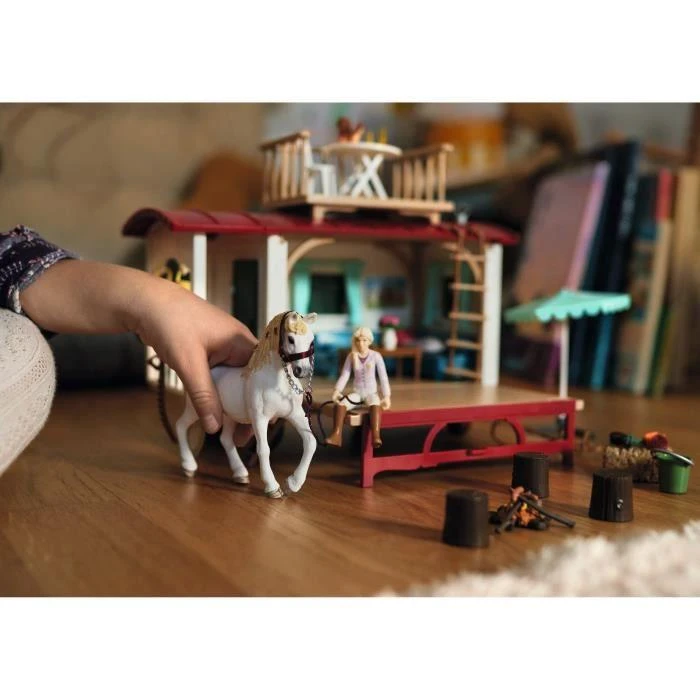 SCHLEICH HORSE CLUB Namelis ant ratų slaptiems klubo susitikimams