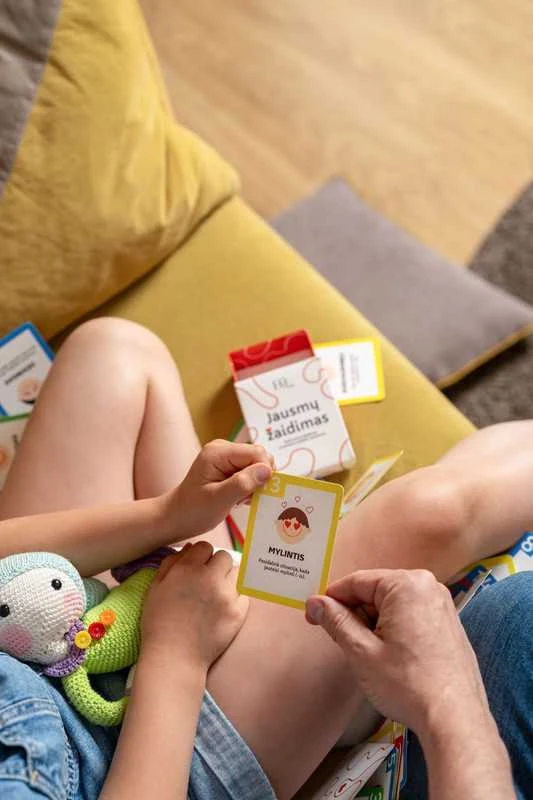 EQhub „Jausmų žaidimas“ - stalo kortų žaidimas EQ lavinimui