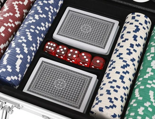 Iso Trade Pokeris – 300 žetonų rinkinys HQ lagamine