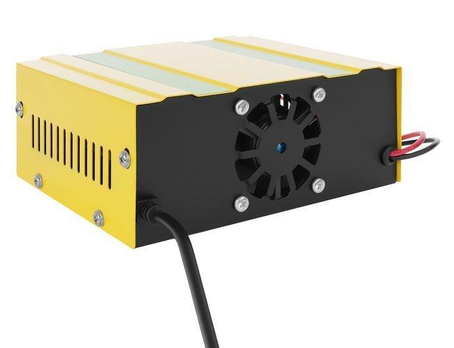 Akumuliatorius Iso Trade Xtrobb 12V/24V akumuliatoriaus įkroviklis