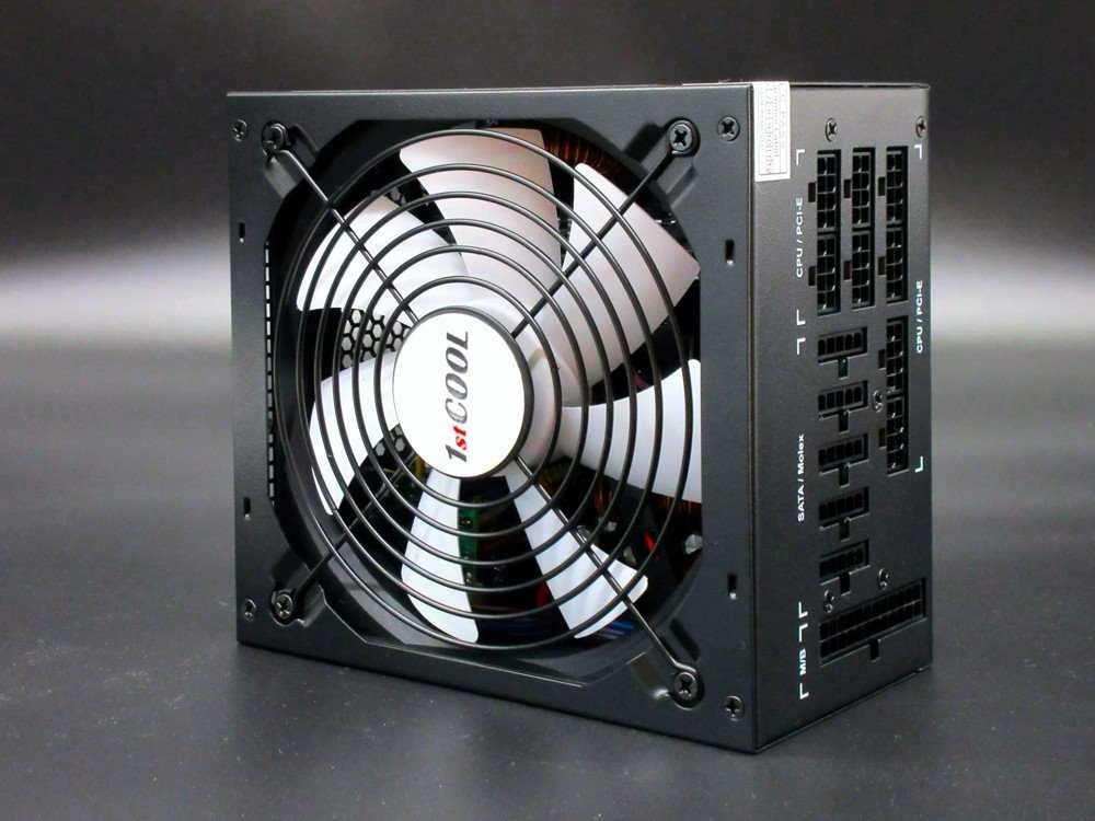 1St Cool Maitinimo šaltinis 1stCOOL Baltas Storm 700W (ECP-700A-14-85)