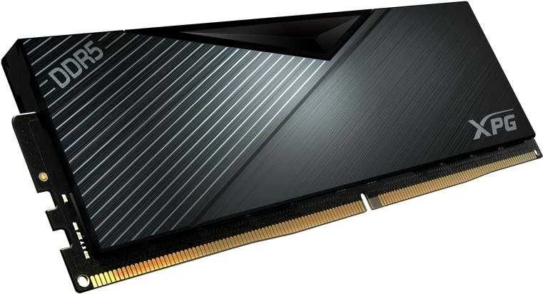 Adata Lancer DDR5 atminties modulis su juodu radiatoriumi