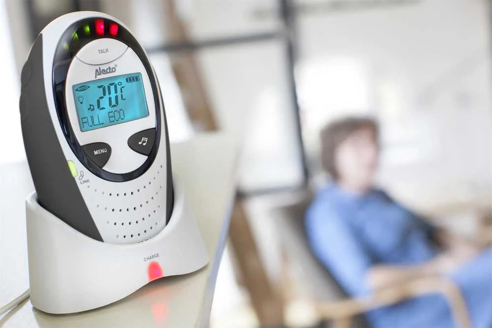 „Alecto DBX-88 LIMITED“ – skaitmeninis kūdikių monitorius su ekranu, balta/antracito spalvos