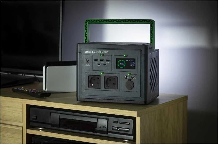 „Apc Schneider OffGrid“ nešiojama elektrinė 500, 230 V, 517 Wh ličio jonų, LCD, 2 CEE 7/3 „Schuko“ lizdai, „Sinewave“, 3 USB-A, 2 USB-C, belaidis įkroviklis