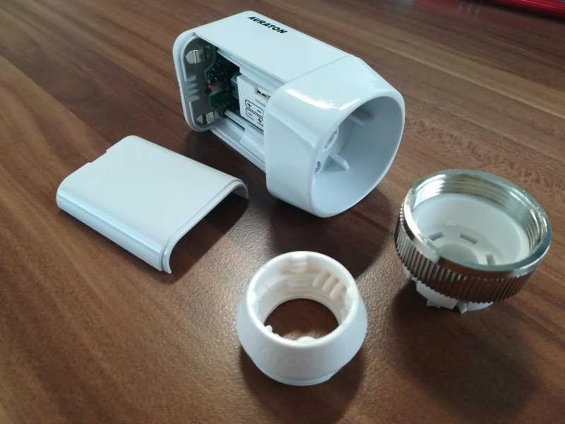 AURATON Apus SET (AURATON 200 RTA) belaidis termoreguliatorius su elektronine radiatoriaus vožtuvo galva (komplektas)