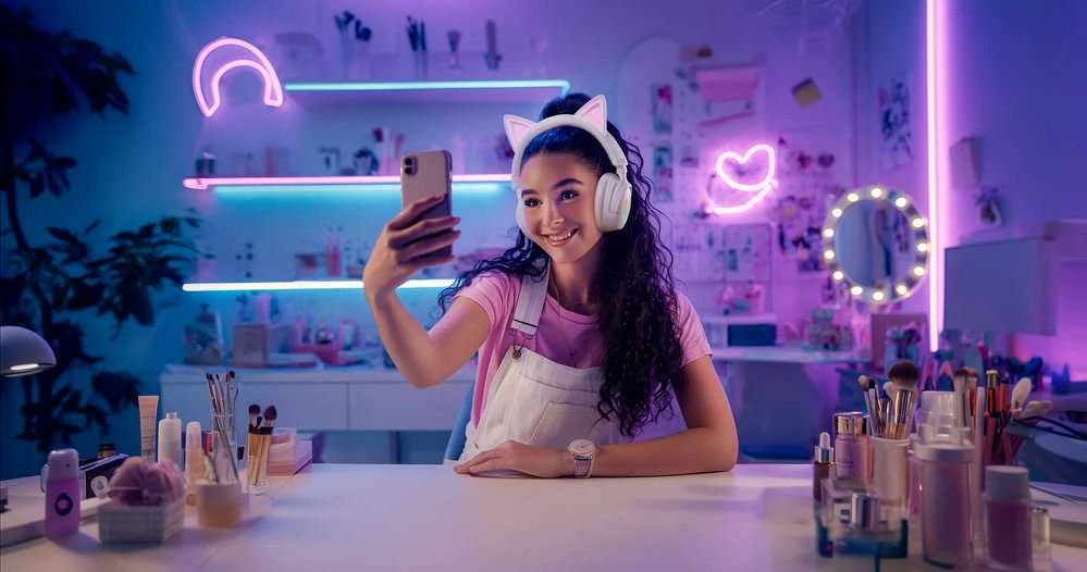 Razer | Ausinės | Kraken Kitty V3 Pro | Bluetooth | Over-Ear | Baltas