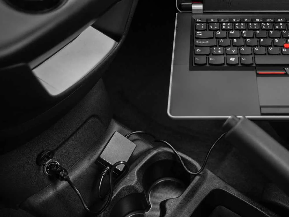 „Avacom“ 65 W kelių kištukų 20 V nešiojamojo kompiuterio adapteris (ADDC-UNV-A65W)