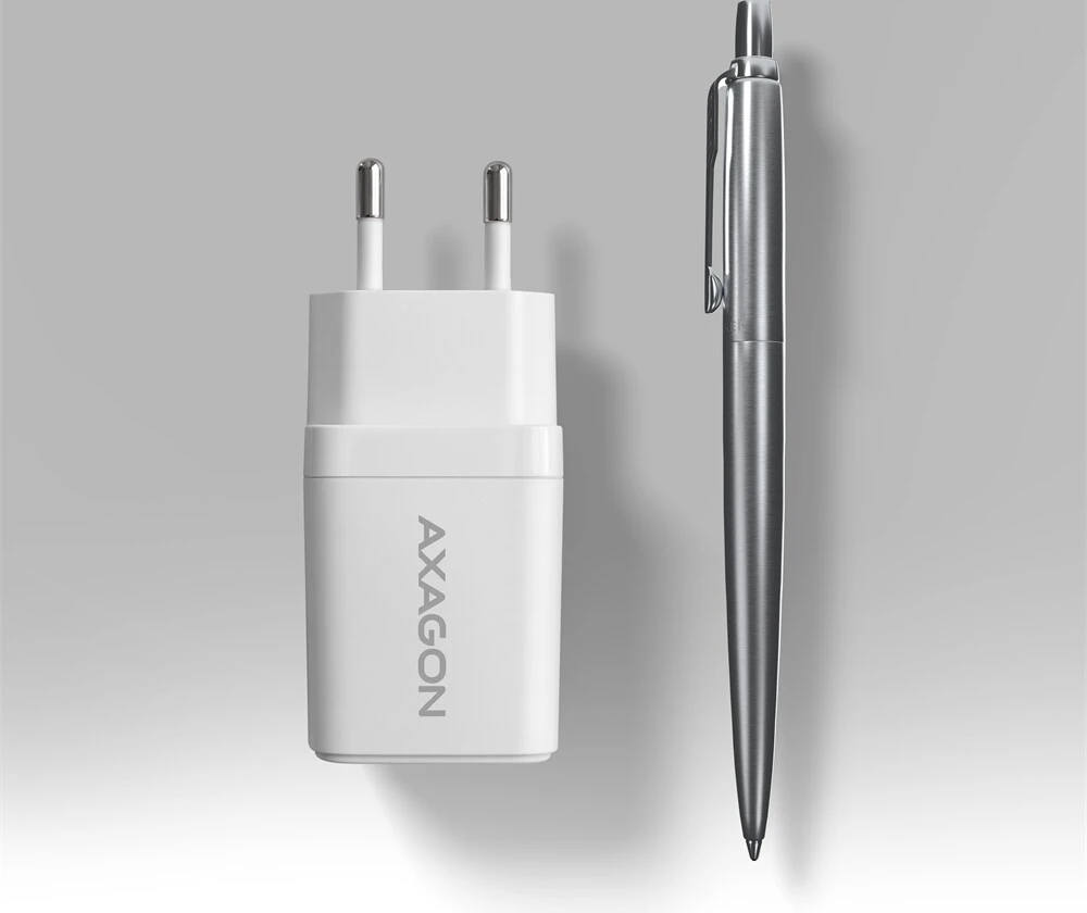 AXAGON ACU-PQ33W, GaN 33 W tinklo įkroviklis, USB-A + USB-C, PD3.0/PPS/QC4+/SFC2.0/Apple, balta