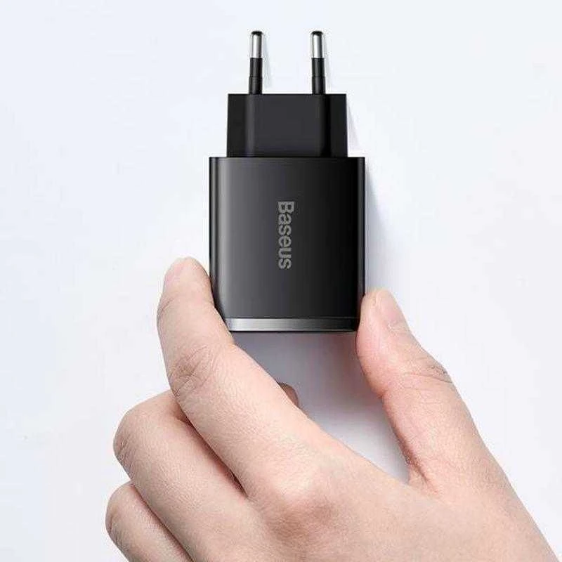 Baseus Sieninis įkroviklis 30W 2xUSB + USB-C QC3.0 PD3.0, juodas