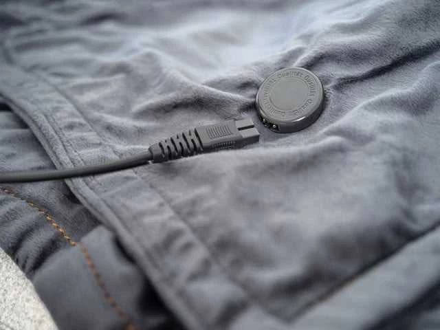 Šildanti antklodė Beurer HD74 Cozy, Juoda