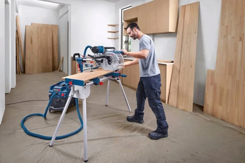 Skersinio pjovimo staklės Bosch Professional GCM 340-305 D; 1800 W; 305 mm