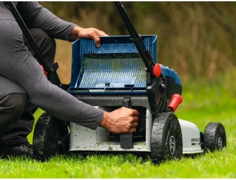 Akumuliatorinė savaeigė vejapjovė BOSCH GRA18V2-46SP 18V, be akumuliatoriaus ir pakrovėjo
