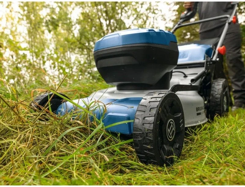 Akumuliatorinė savaeigė vejapjovė BOSCH GRA18V2-46SP 18V, be akumuliatoriaus ir pakrovėjo