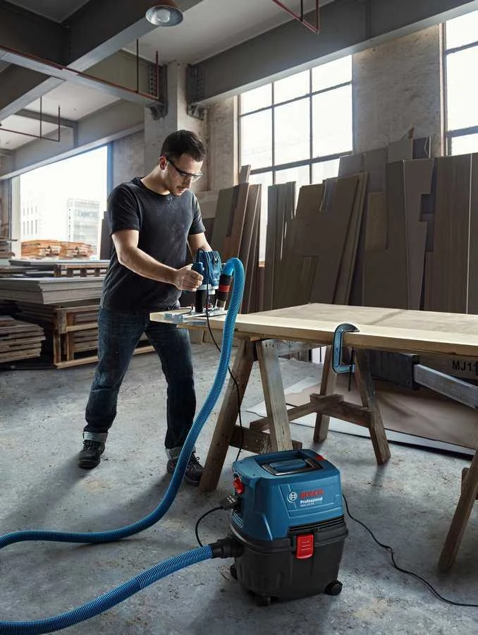 Bosch dulkių siurblys GAS 15 PS 15L su maitinimo lizdu įrankiui