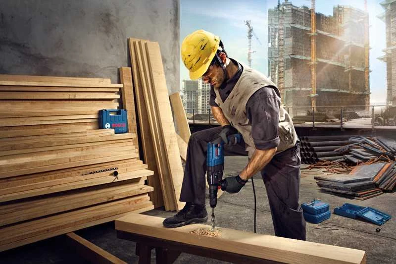 BOSCH PLAKTUKAS SU KALIMO GALIMYBĖS 790W 2,7J GBH 240 F + PAPILDOMA RANKENA