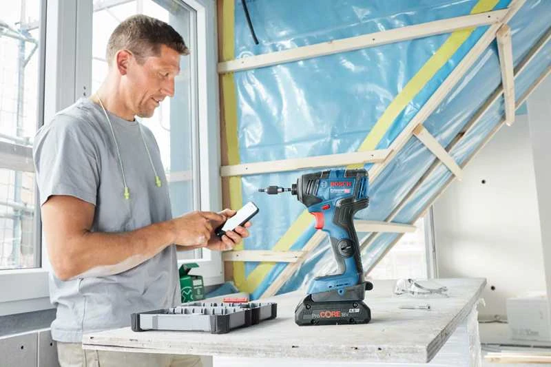 Bosch Akumuliatorinis smūginis suktuvas GDR 18V-200 C, be akumuliatoriaus ir kroviklio