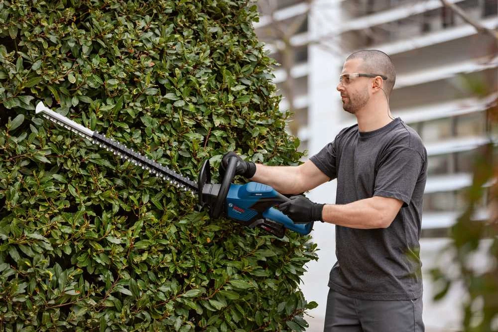 Bosch Akumuliatorinės gyvatvorių žirklės GHE 18V-60 be akumuliatoriaus ir kroviklio