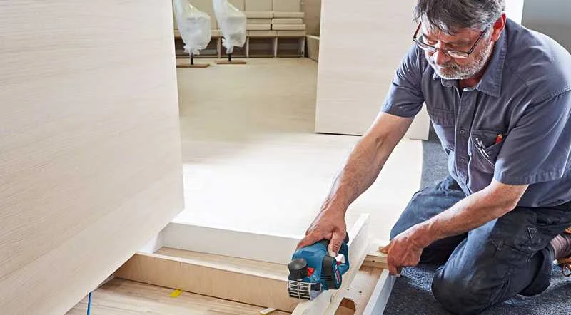 Bosch Akumuliatorinis oblius GHO 12V-20, 2x3.0Ah