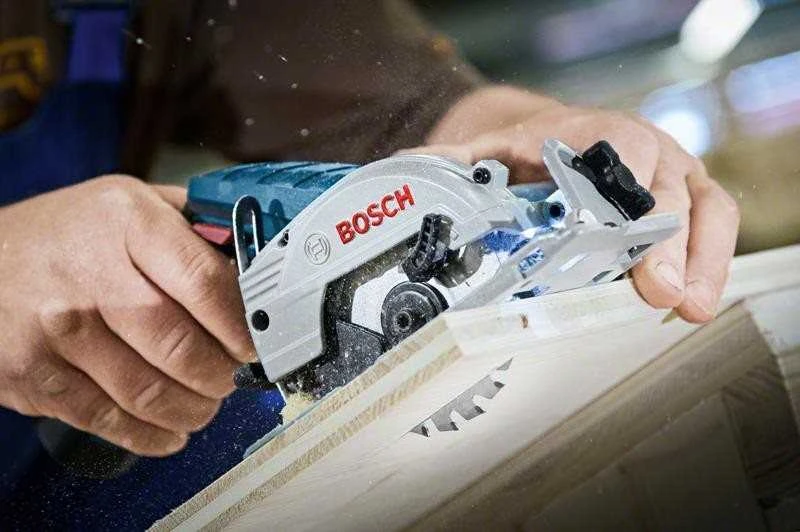 Akumuliatorinis diskinis pjūklas Bosch GKS 12V-26, be akumuliatoriaus ir kroviklio