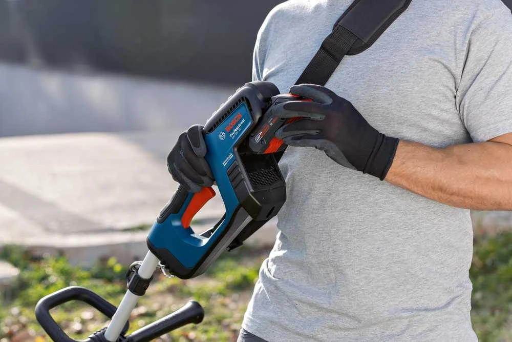Bosch Akumuliatorinis Trimeris GRT 18V-33 be akumuliatoriaus ir kroviklio