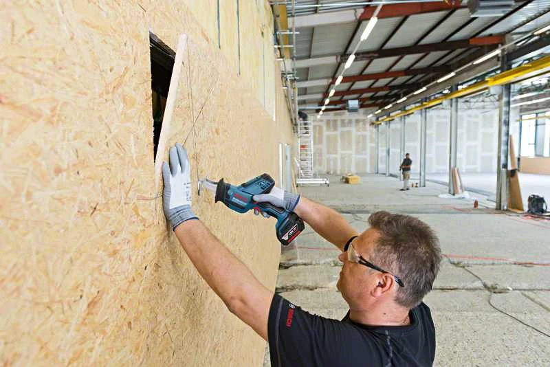 Akumuliatorinis tiesinis pjūklas Bosch GSA 18 V-LI C Professional Solo