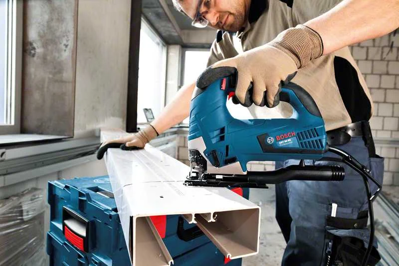Siaurapjūklis Bosch GST90BE
