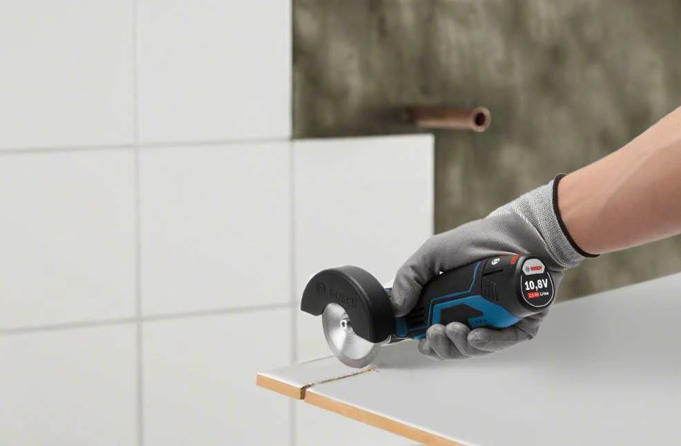 Bosch Professional kampinis šlifuoklis GWS 12V-76 (be baterijos ir įkroviklio; kartoninėje dėžėje)