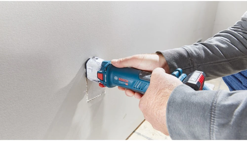 Bosch Akumuliatorinė gipso kartono freza GCU 18V-30, be akumuliatoriaus ir kroviklio, 3 – 6,4 mm / 30.000 min.-1