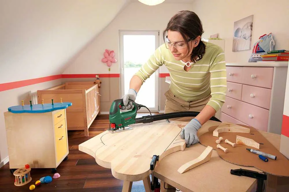 Siaurapjūklis Bosch PST 700 E Compact