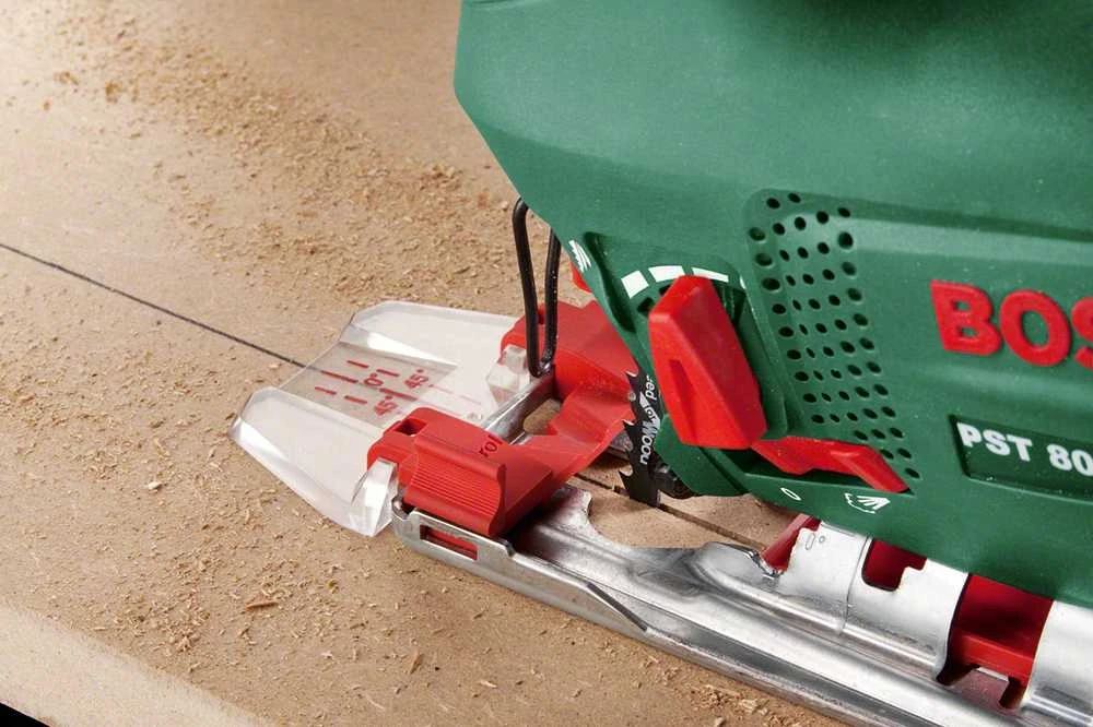 Siaurapjūklis Bosch PST 700 E Compact