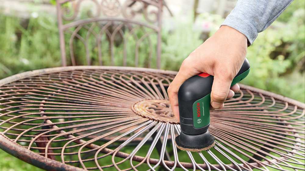 Akumuliatorinis valymo šepetys Bosch Universalbrush