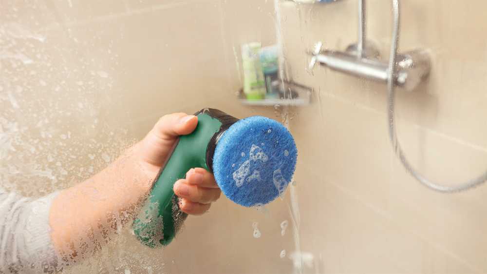 Akumuliatorinis valymo šepetys Bosch Universalbrush