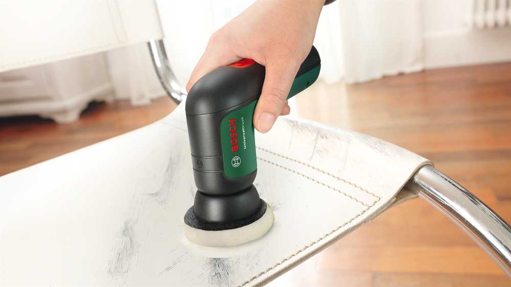Akumuliatorinis valymo šepetys Bosch Universalbrush