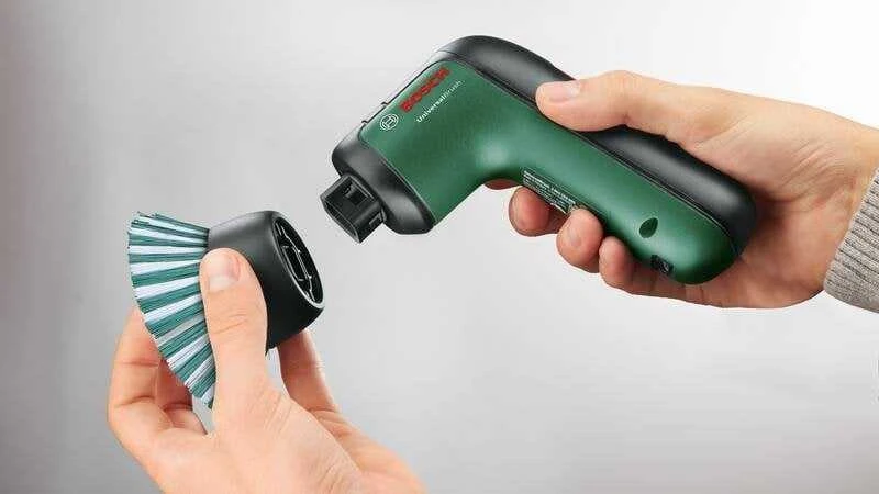 Plovimo šepetys Bosch UniversalBrush; 3,6 V; 1x2,0 Ah akum. + priedai