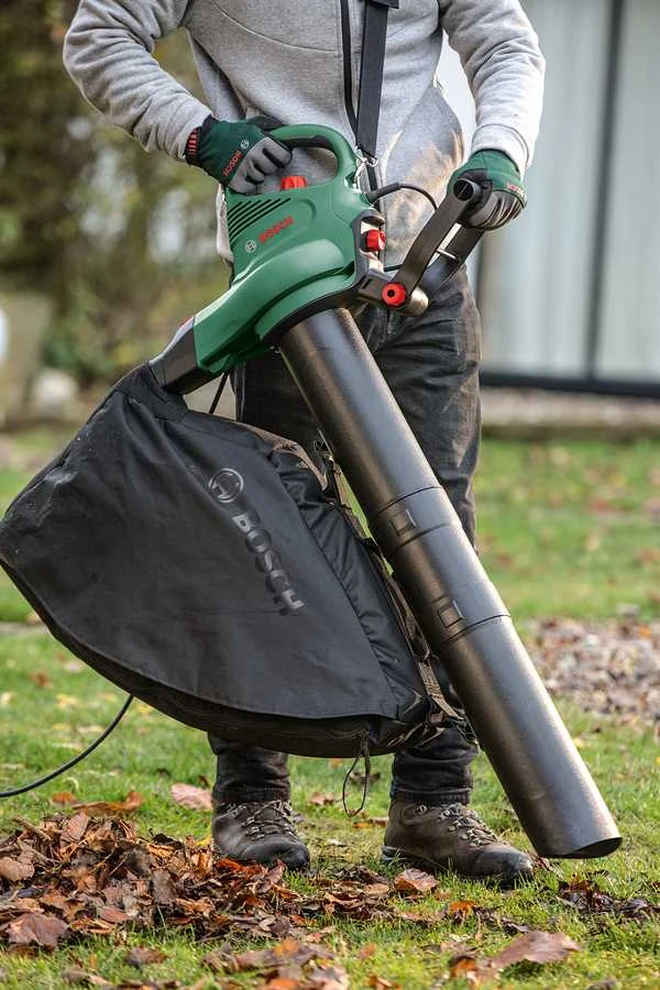 Bosch lapų pūstuvas siurblys Universal GardenTidy 2300