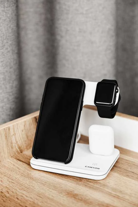 Universalus Belaidis įkroviklis Canyon 3in1 Wireless Charger WS-302, tinka vienu metu įkrauti Apple Watch, iPhone ir Airpods