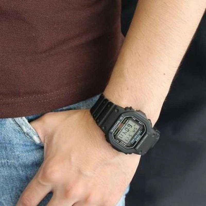 Laikrodis Casio G-Shock DW-5600UE-1ER