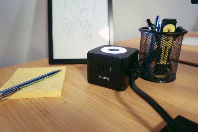 mPTech Sp. su o.o. „Huslog Cube“ prailginimo laidas su LED