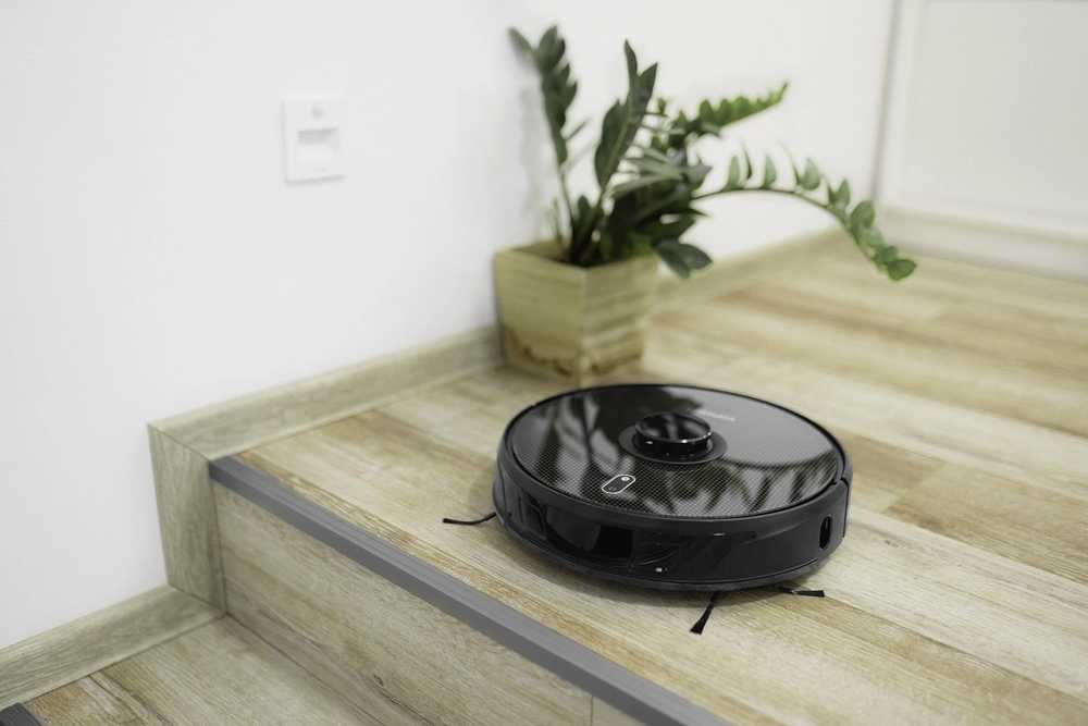 Valymo robotas Concept Solution VR3400