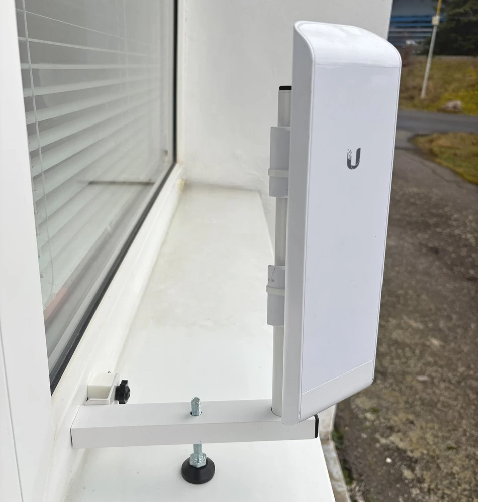 Conexpro Antenna holder for plastikas window