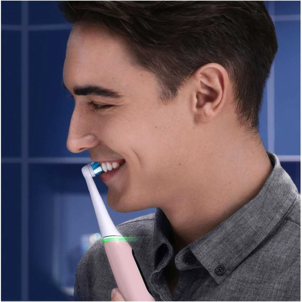 Oral-B Dantų šepetėlis + Travel Case | iO6 | Įkraunamas | Suaugusiems | Šepetėlių skaičius galvutės įeina 1 | Number of teeth brushing modes 5 | Rožinė