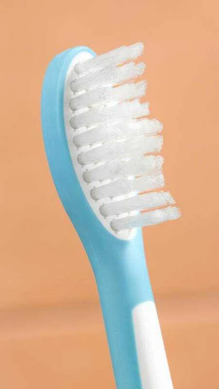 2 dalių šepetėlių galvučių pakuotė Philips Sonicare For Kids HX6042/90, baltos/mėlynos spalvos