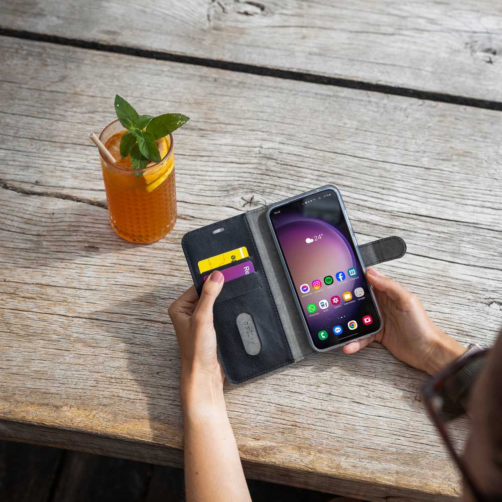Fixed FIKSUOTAS „Opus“ knyginis dėklas, skirtas „Motorola Moto G86 5“