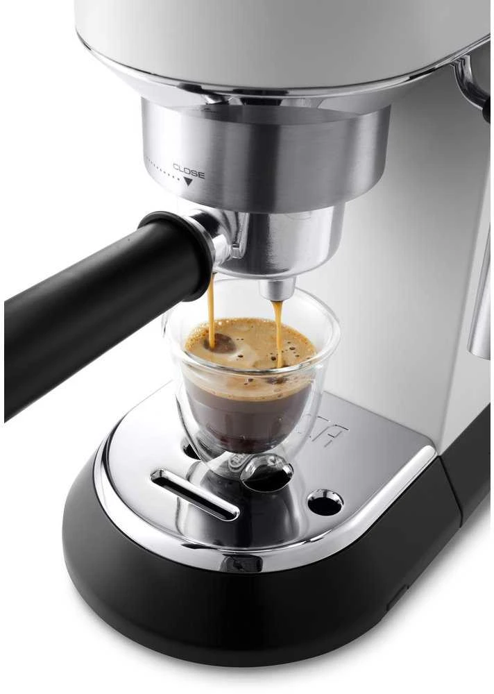 Kavos aparatas  DeLonghi EC685.W Dedica Style