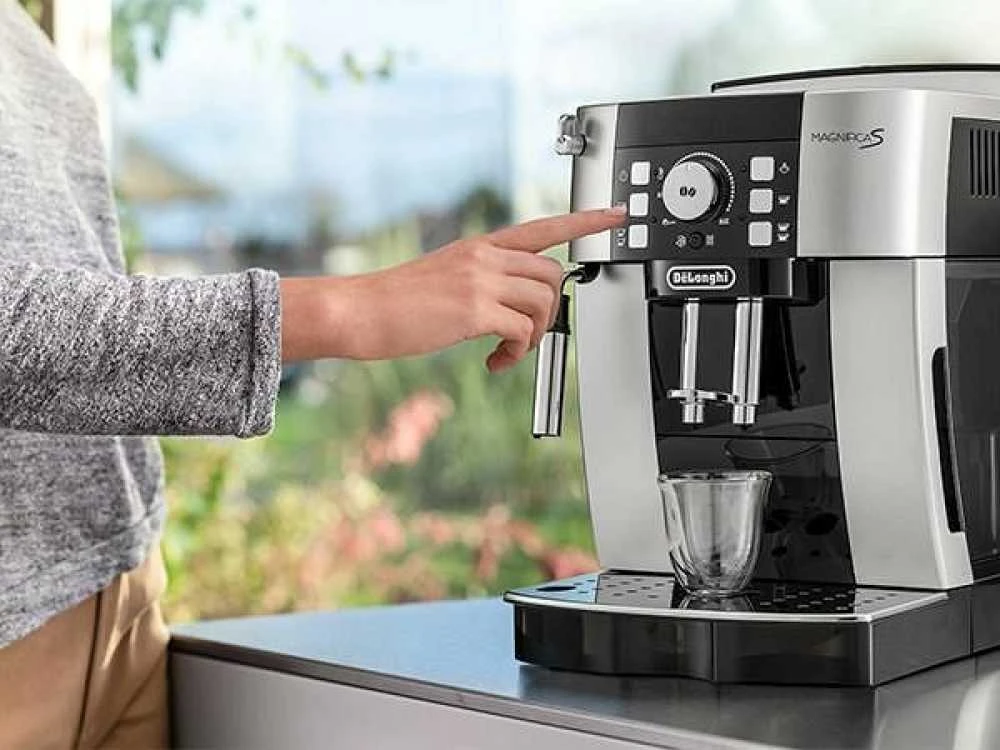 Kavos aparatas pilnai automatinis DeLonghi Magnifica ECAM 21.117.SB (1450W, sidabrinis color)