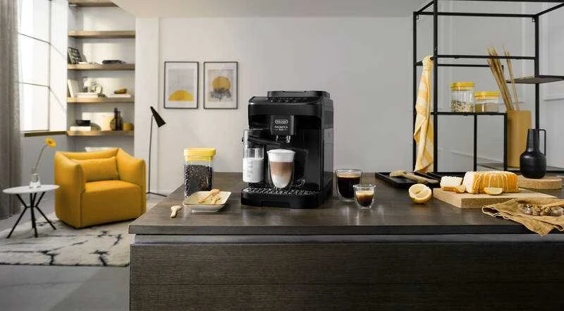 Kavos aparatas Delonghi | | ECAM290.51.B Magnifica Evo | Slėgis 15 bar | Su pieno plakikliu | Automatinis | 1450 W | Juodas