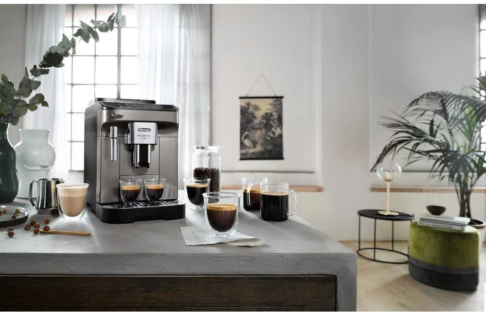 Kavos aparatas Delonghi | | ECAM 290.42.TB Magnifica Evo | Slėgis 15 bar | Su pieno plakikliu | Automatinis | 1450 W | Sidabrinis/Juodas