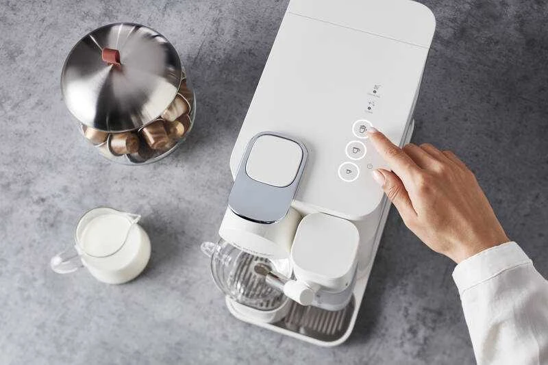 Automatinis kavos aparatas su pieno plakikliu Delonghi EN510.W Nespresso, Baltos spalvos
